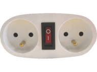 Prise de courant double blanche avec un interrupteur marche/arrêt rouge.