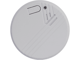 Détecteur de fumée blanc, rond avec bouton test. Fond noir.