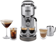Une machine à café avec des boissons au café. Espresso, café glacé, cappuccino et une boisson au lait.