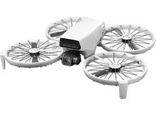 Charger l&#39;image dans la galerie, Drone blanc avec quatre hélices. Une caméra est à l&#39;avant. Le fond est noir uni.
