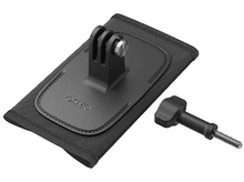 Charger l&#39;image dans la galerie, Support de caméra noir avec logo Osmo et vis. Pour fixer aux brassards.
