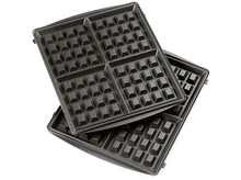 Charger l&#39;image dans la galerie, Deux plaques de gaufrier noires, motif quadrillé carré, empilées.
