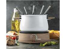 Charger l&#39;image dans la galerie, Une casserole à fondue sur une base en bois avec de la nourriture et des cuillères.
