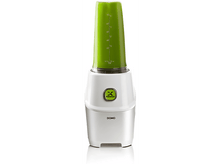 Charger l&#39;image dans la galerie, Mixeur blanc avec liquide vert à l&#39;intérieur, avec des mesures et un bouton d&#39;alimentation.
