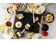 Charger l'image dans la galerie, Câble USB-C vers Lightning blanc sur un emballage vert et blanc.
