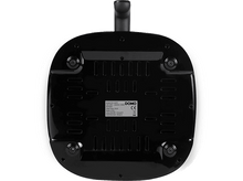 Charger l&#39;image dans la galerie, Base noire et carrée de friteuse à air, vue inférieure. Montre les ventilations, vis et étiquette.

