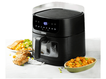 Charger l&#39;image dans la galerie, Une friteuse à air noire avec des aliments, pommes de terre et pain, sur un comptoir blanc.
