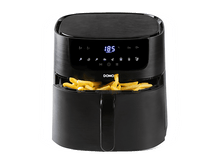 Charger l'image dans la galerie, Friteuse à air noire avec tiroir ouvert, remplie de frites et écran numérique.
