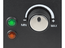 Charger l&#39;image dans la galerie, Panneau noir avec un cadran. Voyants verts et rouges. Étiquettes &#39;MIN&#39; et &#39;MAX&#39;.
