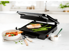 Charger l&#39;image dans la galerie, Gril noir avec saumon et asperges, bol, fourchette et sauce.
