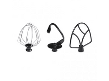 Charger l&#39;image dans la galerie, Trois accessoires de mixeur noirs : fouet, crochet et batteur.
