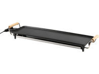 Plancha électrique noire avec poignées en bois, sur fond noir.