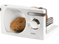 Trancheuse à pain blanche avec un pain à l'intérieur. La marque DOMO est visible.