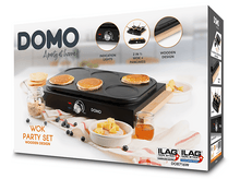 Charger l&#39;image dans la galerie, Machine à crêpes avec crêpes. Boîte montre crêpes, accessoires et texte.
