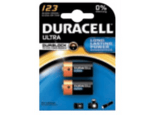 Charger l&#39;image dans la galerie, Paquet de piles Duracell Ultra. Deux piles AA sont montrées. Emballage noir et orange.
