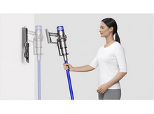 Charger l&#39;image dans la galerie, DYSON Aspirateur balai V11 Extra
