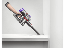 Charger l&#39;image dans la galerie, DYSON V8 Advanced - Aspirateur balai Aspirateur balai Argenté
