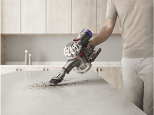 Charger l&#39;image dans la galerie, DYSON V8 Advanced - Aspirateur balai Aspirateur balai Argenté
