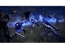 Charger l&#39;image dans la galerie, Scène fantastique sombre avec des épéistes combattant des monstres. Effets de lumière bleus et violets.

