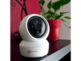 EZVIZ Caméra de sécurité intelligente Intérieur Pan/Tilt C6N (303101212)