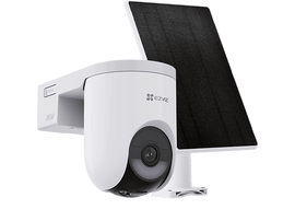 Caméra EZVIZ blanche avec objectif noir, panneau solaire attaché. Montée sur un mur. Fond noir.