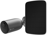 Caméra de sécurité noire avec panneau solaire, sur fond noir.