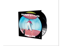 Charger l&#39;image dans la galerie, Pochette d&#39;album avec Harry Styles sur scène, pantalon blanc et chemise rose.

