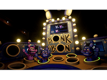 Charger l&#39;image dans la galerie, Une scène du jeu Five Nights at Freddy&#39;s. Quatre animatroniques sur une scène.
