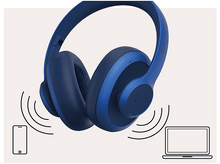 Charger l&#39;image dans la galerie, Casque bleu avec icônes de téléphone et d&#39;ordinateur portable avec ondes sonores sur fond neutre.
