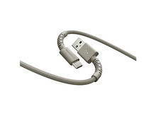 Charger l&#39;image dans la galerie, Un câble de charge USB-C vers USB-A beige est montré sur fond blanc. Le câble est courbé. L&#39;extrémité USB-C porte le nom de la marque.
