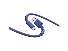 Charger l&#39;image dans la galerie, Un câble bleu USB-C vers USB-A. Le câble a une texture tressée. L&#39;extrémité USB-C porte l&#39;étiquette &#39;Fresh &#39;n Rebel&#39;.
