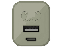 Charger l&#39;image dans la galerie, Un chargeur USB vert en forme de crabe, avec un port USB et USB-C.
