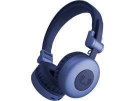 Casque circum-auriculaire bleu. Fond noir. Le casque est incliné, montrant les oreillettes.