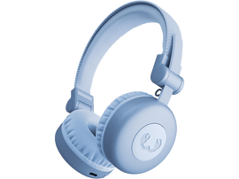 Casque bleu clair sur fond noir.