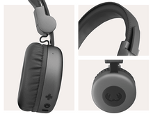 Charger l&#39;image dans la galerie, Un ensemble de casques noir et gris avec des gros plans sur les détails.
