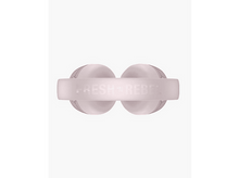 Charger l&#39;image dans la galerie, Écouteurs, marque fresh &#39;n rebel, montrant l&#39;avant de l&#39;étui de chargement.
