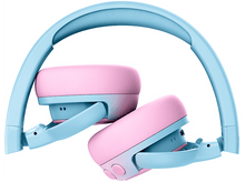 Charger l&#39;image dans la galerie, Casque pliable bleu et rose, avec arceau bleu clair et écouteurs roses sur fond blanc.
