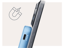 Charger l&#39;image dans la galerie, Un smartphone, cadre argenté. Vue latérale montrant les lentilles de l&#39;appareil photo. Fond blanc.
