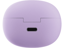 Charger l'image dans la galerie, Un étui de chargement violet et arrondi pour écouteurs sans fil, avec un port USB.
