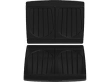 Charger l&#39;image dans la galerie, Deux tapis de sol de voiture en plastique noir. Chaque tapis a un design moulé avec des bords incurvés et des rainures verticales.
