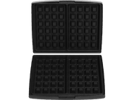 Gaufrier noir ouvert, montrant les plaques de cuisson avec des motifs carrés.