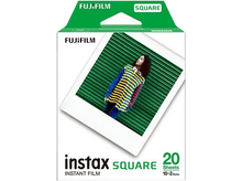 Charger l&#39;image dans la galerie, Une boîte de film instantané Instax Square avec une photo d&#39;une personne portant une chemise rayée.
