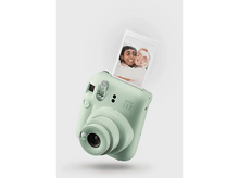 Charger l&#39;image dans la galerie, FUJIFILM instax mini 12 Mint Green Appareil photo instantané Vert
