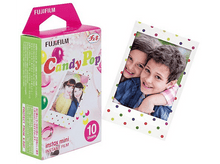 Charger l&#39;image dans la galerie, Boîte de film Fujifilm Instax Mini Candy Pop et photo imprimée. Boîte : rose, vert. Photo : filles souriantes.
