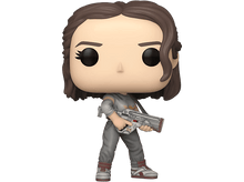 Charger l&#39;image dans la galerie, Figurine Funko Pop d&#39;une femme tenant une arme, vêtue d&#39;une tenue grise.
