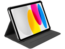 Charger l&#39;image dans la galerie, Un iPad dans un étui, incliné sur fond blanc.
