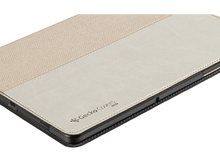 Charger l&#39;image dans la galerie, Un étui de tablette beige et gris avec bord noir et logo Gecko Covers.
