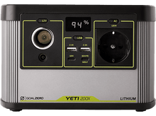 Charger l&#39;image dans la galerie, Centrale électrique portable noire et argentée. L&#39;écran affiche 94 %. Marque Goal Zero visible.
