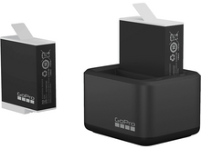 Charger l&#39;image dans la galerie, Un réfrigérateur argenté avec la porte ouverte, montrant étagères et tiroirs à l&#39;intérieur.
