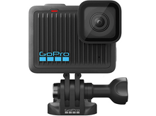 Charger l&#39;image dans la galerie, Une caméra GoPro noire avec un objectif frontal.
